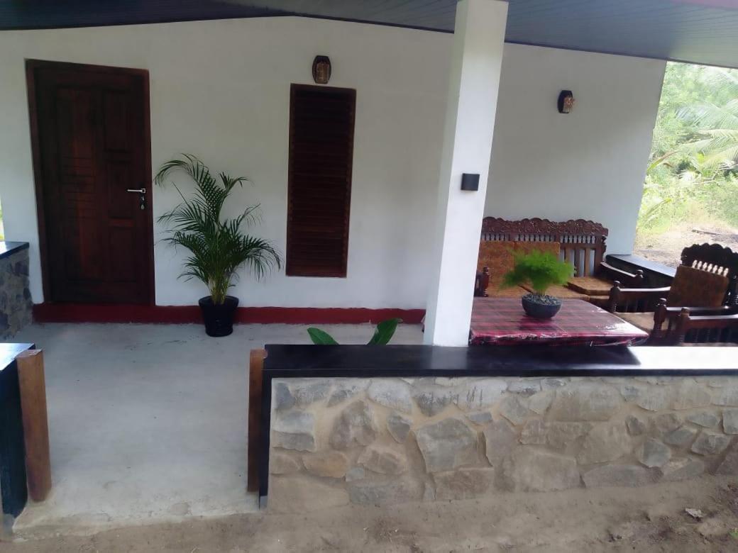 Soma Cabana, Homestay & Restaurant Tangalle Luaran gambar